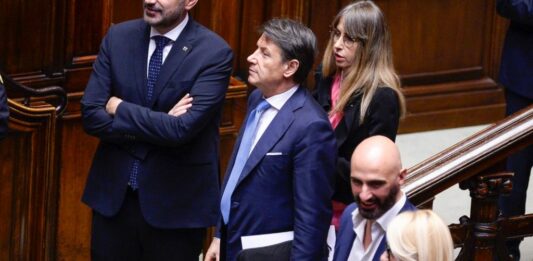 Conte “Legge elettorale vestito per rimanere incollati alle poltrone”