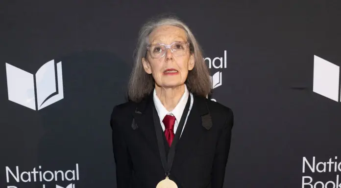 Vince il Premio Nobel per la Letteratura 2026 la canadese Anne Carson