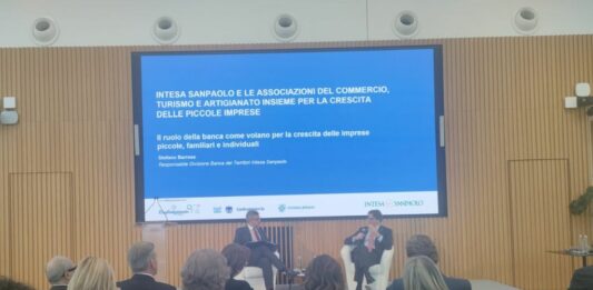 Intesa Sanpaolo, piano da 20 mld per la crescita di piccole imprese e territori