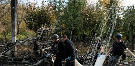 Missile russo contro due bus a Kramatorsk in Ucraina, 33 morti