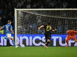 Doppietta De Bruyne e gol di Lang, al Maradona il Napoli batte 3-0 il Frosinone