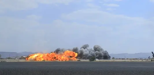 Missile Houthi su aeroporto di Riad, almeno 12 morti e oltre 300 feriti