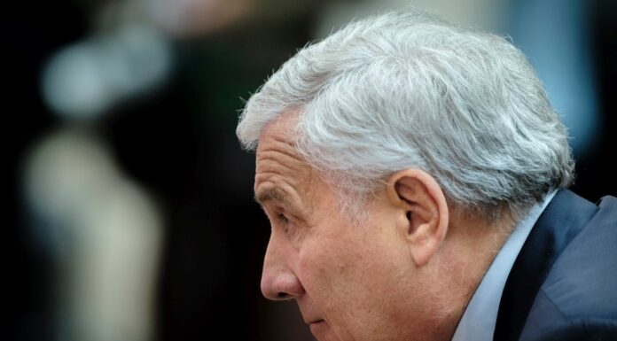 Tajani “Extraprofitti sono tassa odiosa. Ma chi decide cosa è extra?”