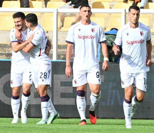 Colpo esterno del Bologna: 2-1 a Lecce e prima vittoria in campionato
