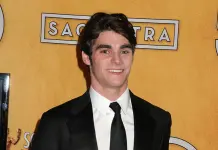 Morto a 34 anni RJ Mitte, il Walter White JR. di “Breaking Bad”