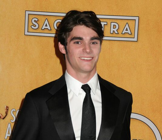 Morto a 34 anni RJ Mitte, il Walter White JR. di “Breaking Bad”