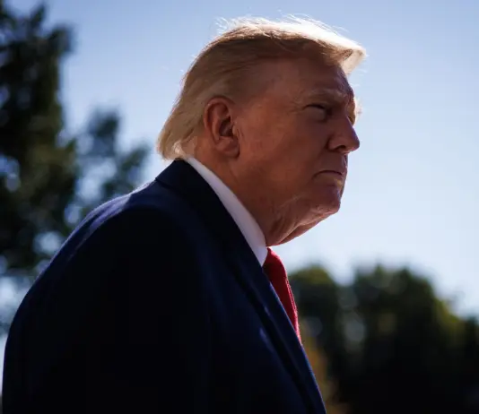 Trump sospende le sanzioni contro la Russia: “Interesse nazionale”
