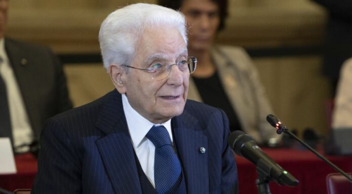 Mattarella alle Camere “Contenere il numero delle giornate nazionali dedicate”