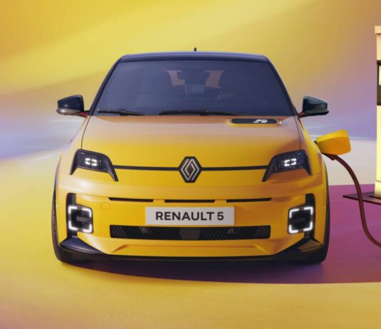 Renault 5 E-Tech Electric, nuova gamma con autonomia fino a 430 km
