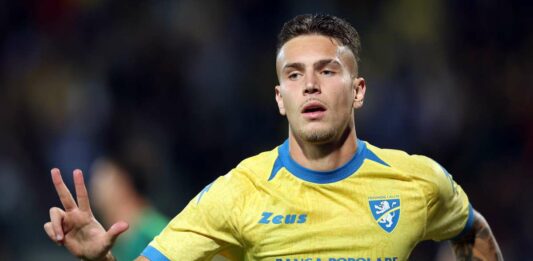 Raimondo fa sognare il Frosinone, Sassuolo al tappeto per 4-2