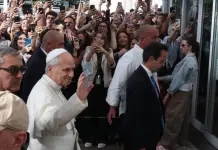 Papa Leone XIV rientrato in Vaticano dopo le dimissioni dal Gemelli