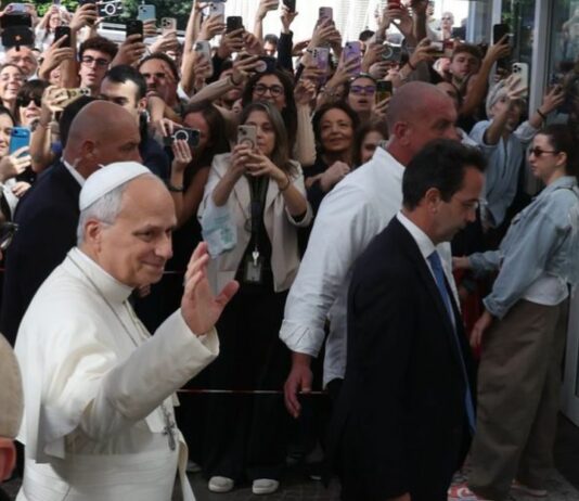 Papa Leone XIV rientrato in Vaticano dopo le dimissioni dal Gemelli