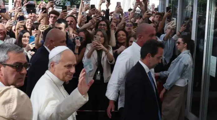 Papa Leone XIV rientrato in Vaticano dopo le dimissioni dal Gemelli