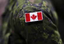 Canada, incendio in una base militare in Alberta. Almeno sette morti