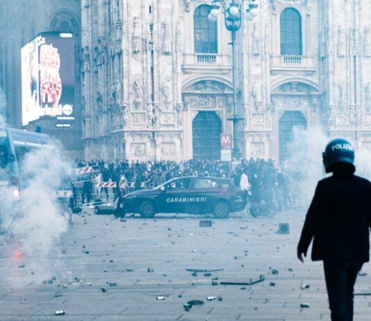 Cortei, il bilancio è di 28 arresti e 43 denunce. Tra le forze ordine 141 feriti