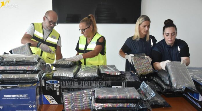 Si fa spedire 210 chili di hashish dagli Stati Uniti, blitz della GdF a Roma