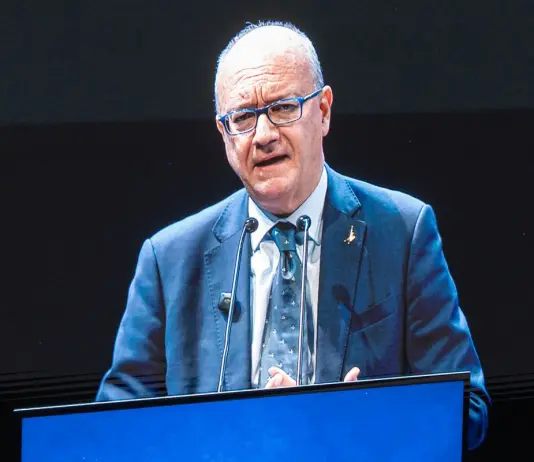 Valditara “Italia all’avanguardia nell’IA, realizzate 156mila aule digitali”