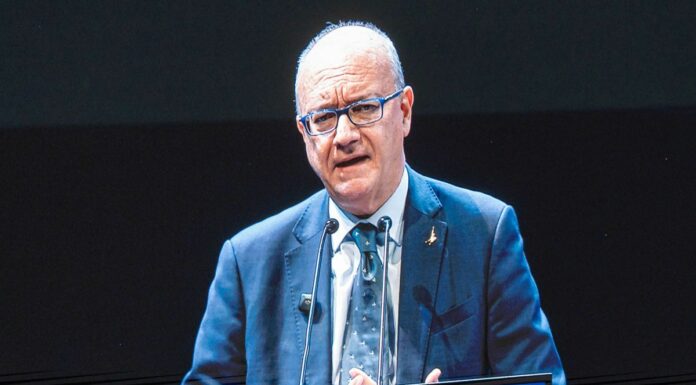 Valditara “Italia all’avanguardia nell’IA, realizzate 156mila aule digitali”