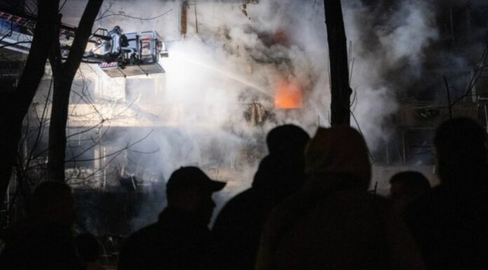 Nuova notte di raid russi in Ucraina, 4 morti e 11 feriti