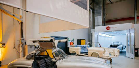 Mercedes-Benz inaugura a Fellbach il Classic Center rinnovato e ampliato