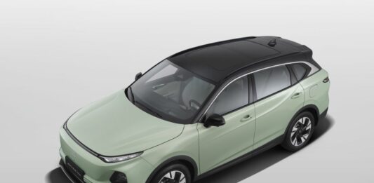 FAWCAR debutta in Italia con 5 SUV, piano di lungo periodo e rete in espansione