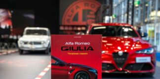 Il nuovo libro “Alfa Romeo Giulia-Timeless Classic” debutta ad Auto e Moto d’Epoca