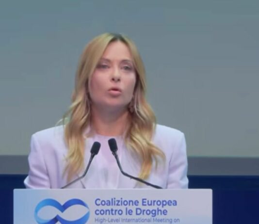 Meloni “La droga rende schiavi e gli schiavi non sono liberi”