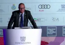 Valditara ai giovani “Problemi non si risolvono sfasciando tutto ma col dialogo”