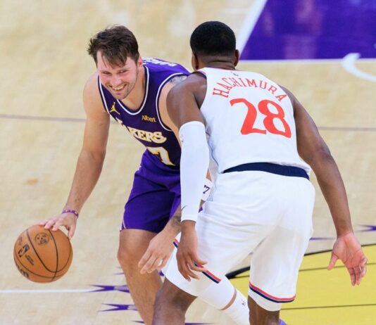 Doncic non brilla ma il derby di Los Angeles va ai Lakers, Hawks da record
