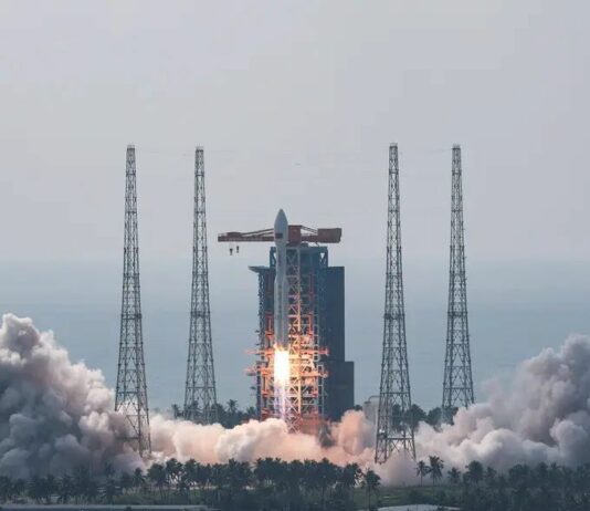 Cina, lanciato un nuovo gruppo di satelliti per Internet