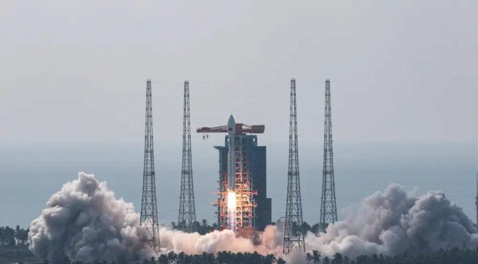Cina, lanciato un nuovo gruppo di satelliti per Internet