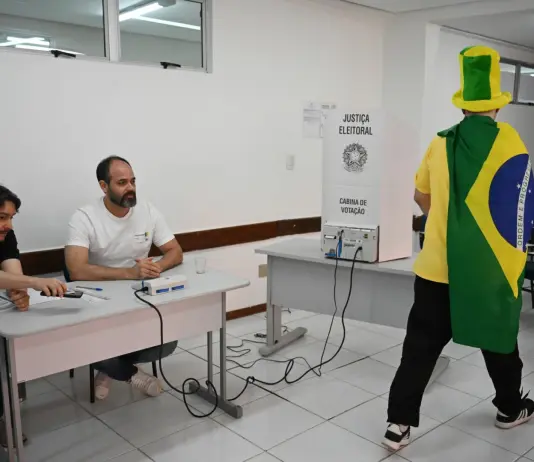 Ballottaggio in Brasile, prorogata di due ore chiusura dei seggi