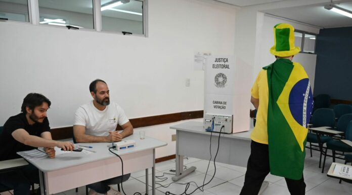 Ballottaggio in Brasile, prorogata di due ore chiusura dei seggi