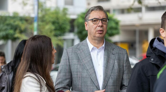 Svolta alle elezioni politiche in Serbia, Vucic riconosce sconfitta