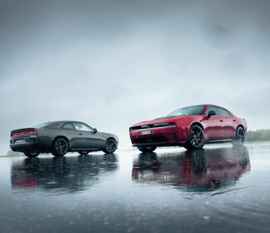 Dodge Charger torna in Europa con Daytona e Sixpack