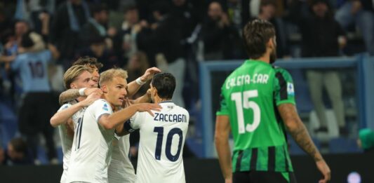 Lazio inarrestabile e al comando, Sassuolo travolto 6-2 a Reggio Emilia