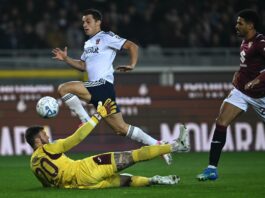 Adams illude il Torino, il Como rimonta e vince 3-1