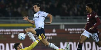 Adams illude il Torino, il Como rimonta e vince 3-1