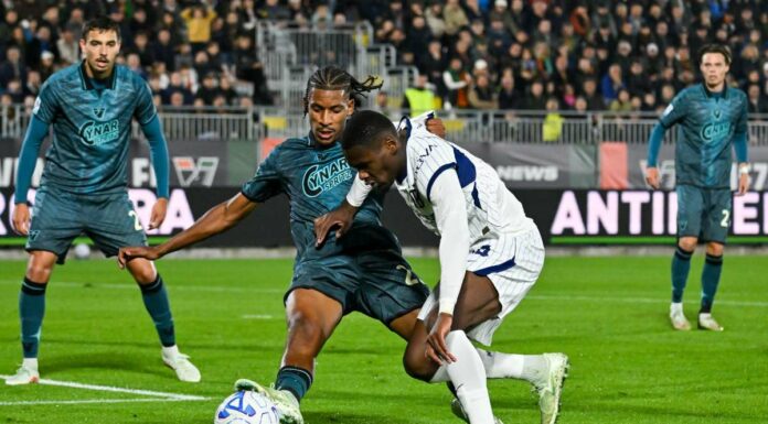 L’Inter passa a Venezia con 2 autogol, Lazio agganciata in testa