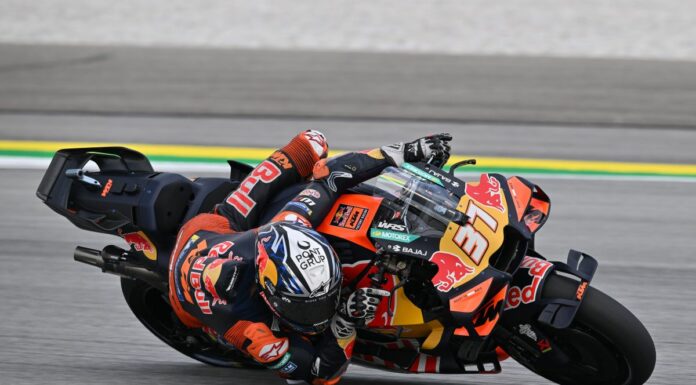 Acosta vince la sprint in Malesia davanti a Marc Marquez e Bezzecchi