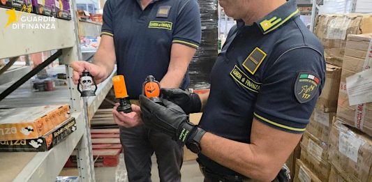 Catania, maxi sequestro di oltre 11 milioni di articoli di Halloween non conformi
