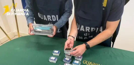 Prodotti farmacologici non sicuri venduti online, operazione della Guardia di Finanza di Treviso