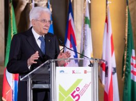 Mattarella “Le fake news manipolano già oggi l’informazione. Preoccupazione sull’IA, può diventare strumento a disposizione di pochi” / Video