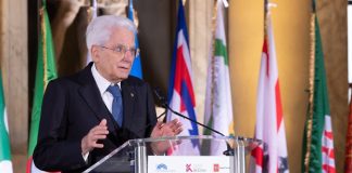 Mattarella “Le fake news manipolano già oggi l’informazione. Preoccupazione sull’IA, può diventare strumento a disposizione di pochi” / Video