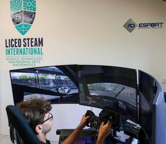 Il primo simulatore di guida entra in classe, da Monza il progetto pilota