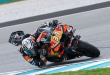 MotoGP, Acosta vince la sprint in Malesia davanti a Marc Marquez e Bezzecchi. Forfait Martin
