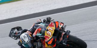 MotoGP, Acosta vince la sprint in Malesia davanti a Marc Marquez e Bezzecchi. Forfait Martin