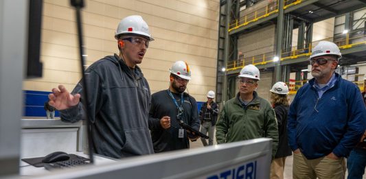 Fincantieri, il segretario ad interim della Marina Usa in visita nei cantieri del Wisconsin
