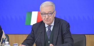 Cortei, Mantovano “Molti di quei ragazzi avevano assunto stupefacenti prima di darsi a devastazioni e saccheggi”