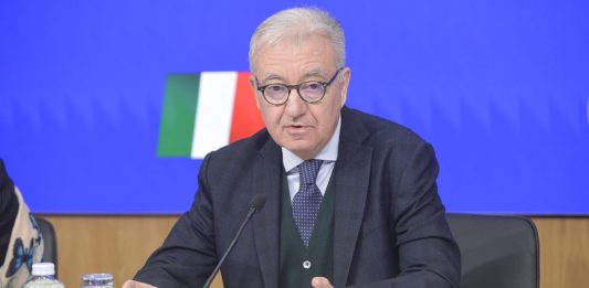 Cortei, Mantovano “Molti di quei ragazzi avevano assunto stupefacenti prima di darsi a devastazioni e saccheggi”